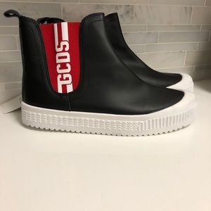 New with tags.  GCDS high top sneakers